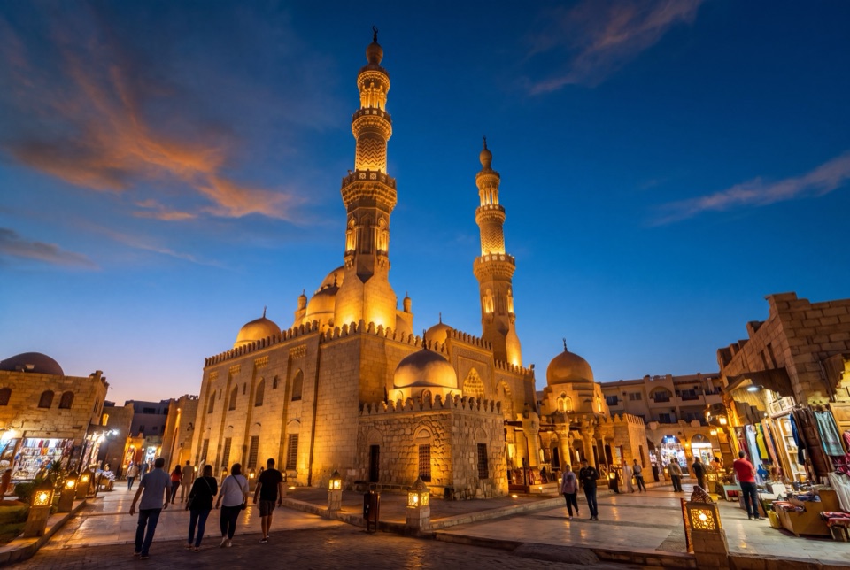 Şarm El Şeyh'te Sahabe Camii, akşam ışığı